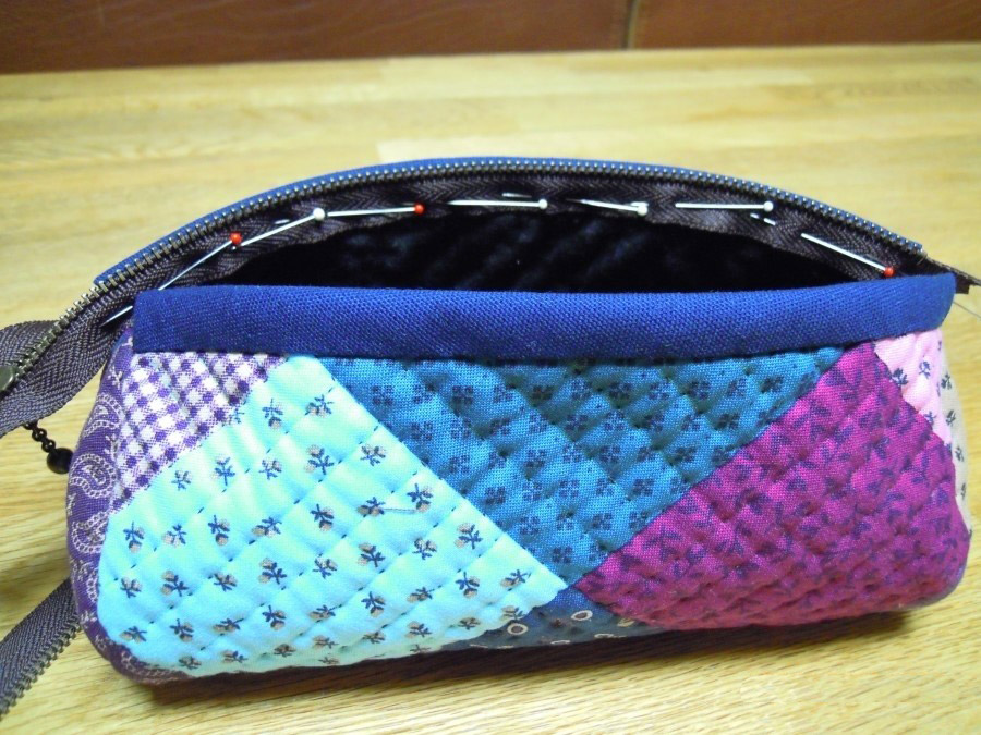 Patchwork & Quilted Cosmetic Bag DIY Tutorial Ideas!