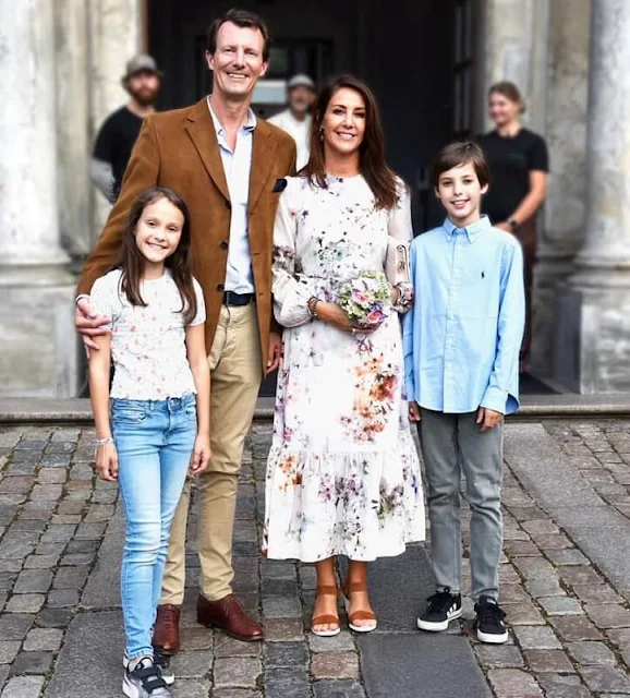 Princess Marie wore a new peplum midi dress from Ted Baker and Ann Tuil Carla sandals. Prince Henrik and Princess Athena