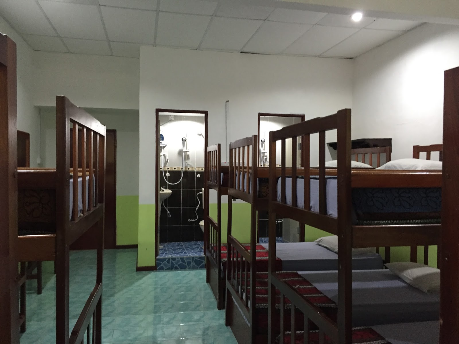 HOTEL MUSLIM SERI ISKANDAR (MURAH,BERSIH DAN SUCI): CONTOH BILIK DORM