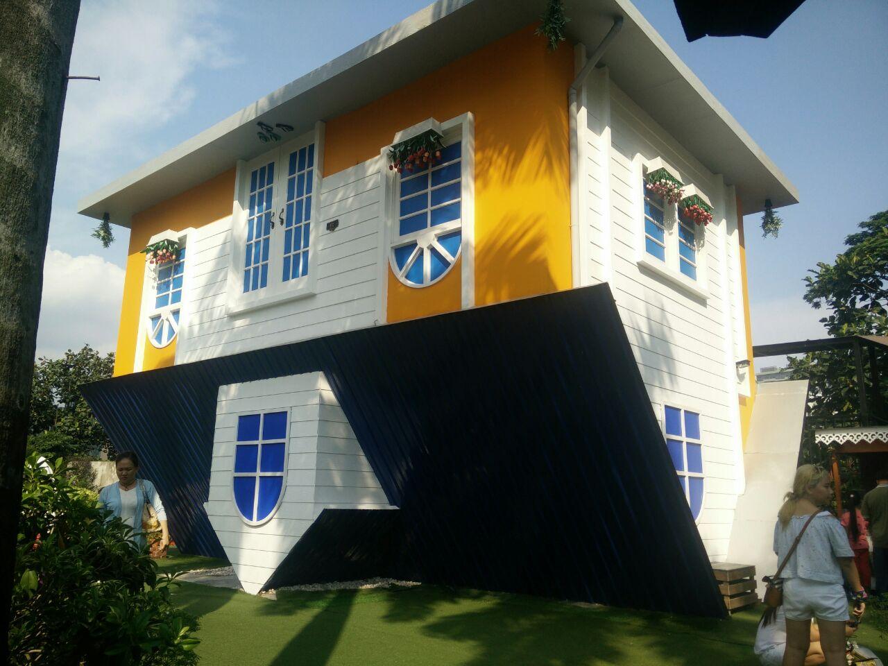 Rumah terbalik kl