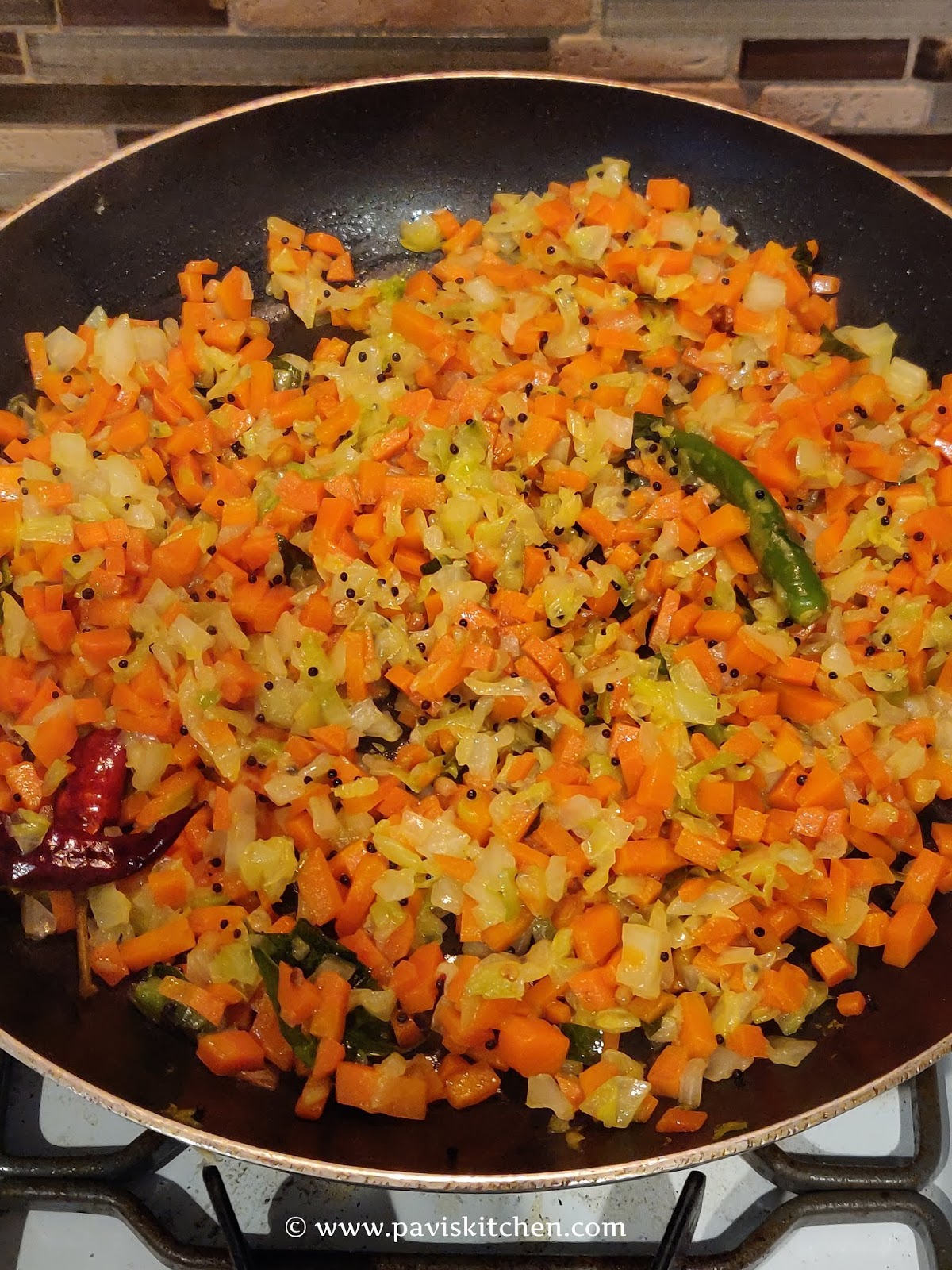Cabbage Carrot Poriyal | Cabbage Carrot Stir Fry | Cabbage Carrot Palya