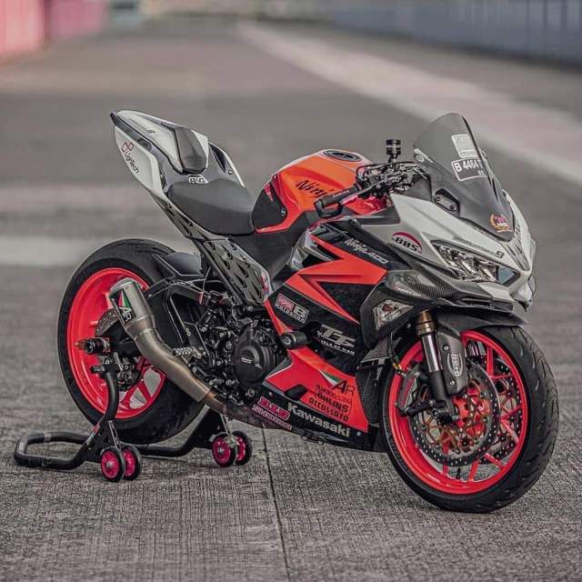 Modifikasi New Ninja 250Fi, Perpaduan Carbon dan Warna Makin Menarik