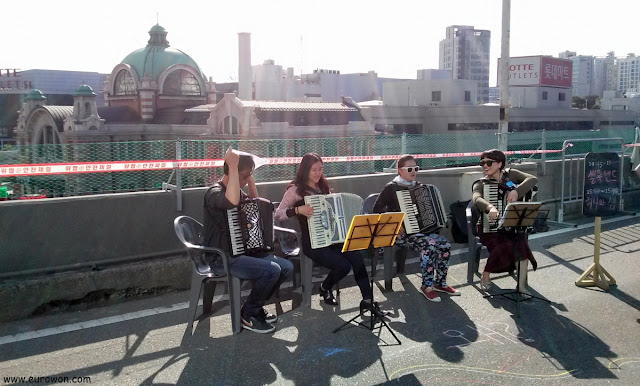 Música de acordeón en Seúl