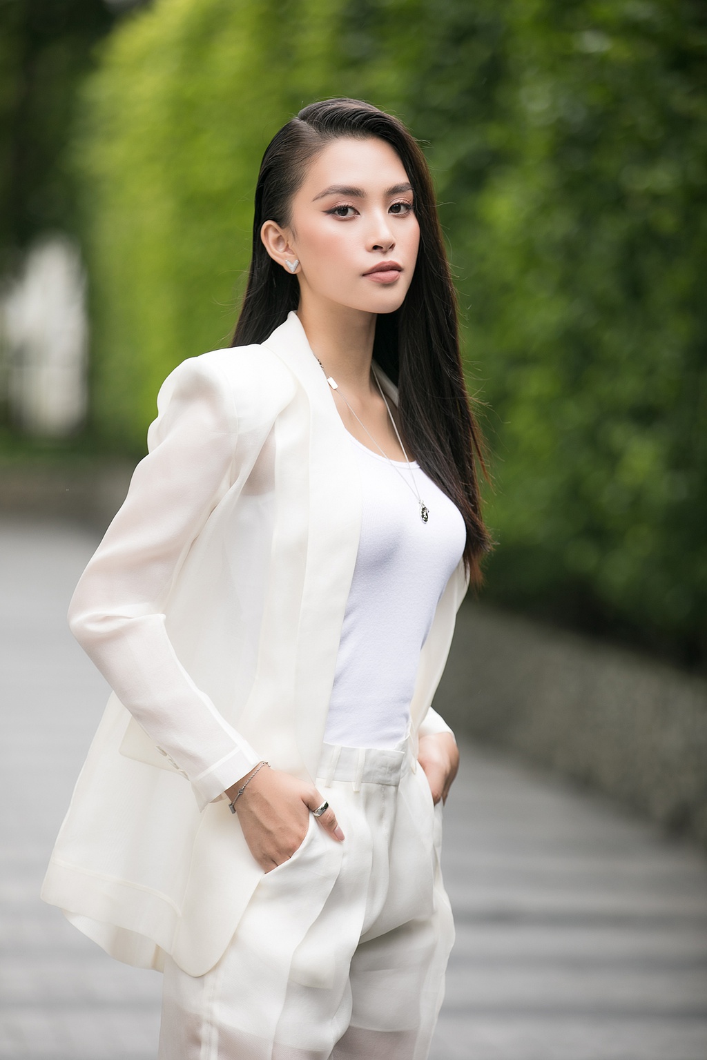 Tiểu Vy, Thụy Vân xuất hiện tại sơ khảo Hoa hậu Việt Nam 2020