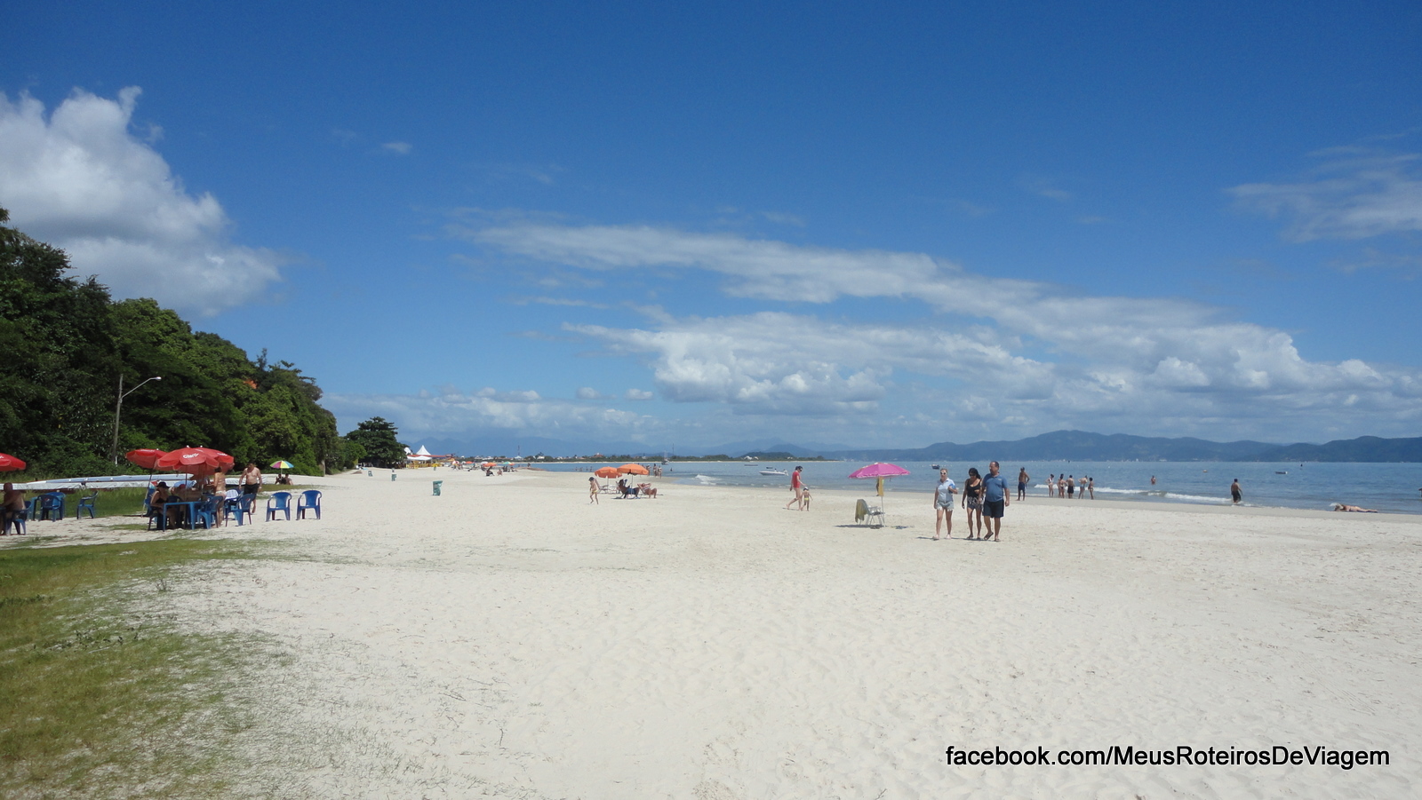 Conheça a Praia do Forte, em