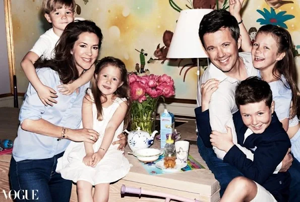 Princess Mary, Prince Christian, Princess Isabella, Vincent and Josephine magazine, fashions style holiday, Mary summer collections dress