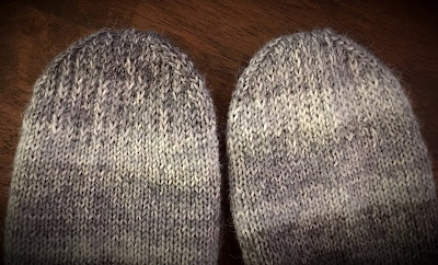 Reinforced toes of socks knitted with DROPS Fabel Silver Fox