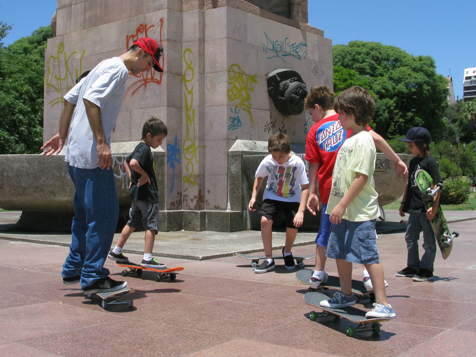 Fran y Nacho skate Plaza Uruguay (la manualera)