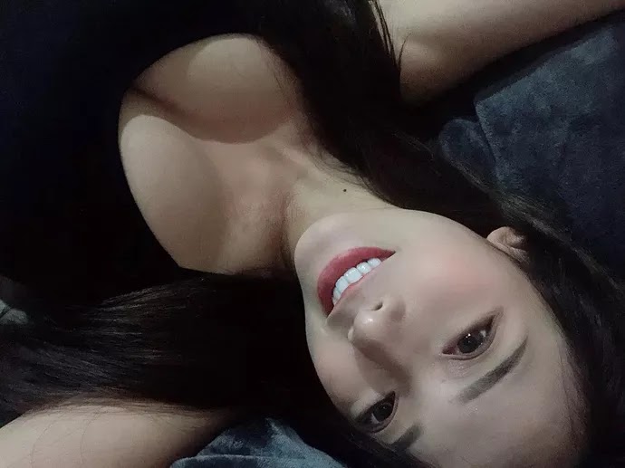 Bất ngờ với nhan sắc tuyệt đỉnh của cô nàng streamer xinh đẹp, cộng đồng mạng rần rần hỏi xin info Bất ngờ với nhan sắc tuyệt đỉnh của cô nàng streamer xinh đẹp, cộng đồng mạng rần rần hỏi xin info