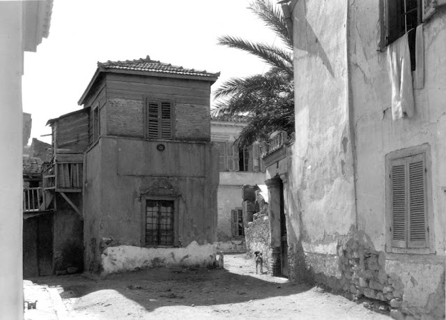 ΑΓΝΩΣΤΗ ΙΣΤΟΡΙΑ : Αφιέρωμα στο Βρυσάκι (Η συνοικία που θυσιάσθηκε για τις ανασκαφές της Αρχ. Αγοράς)