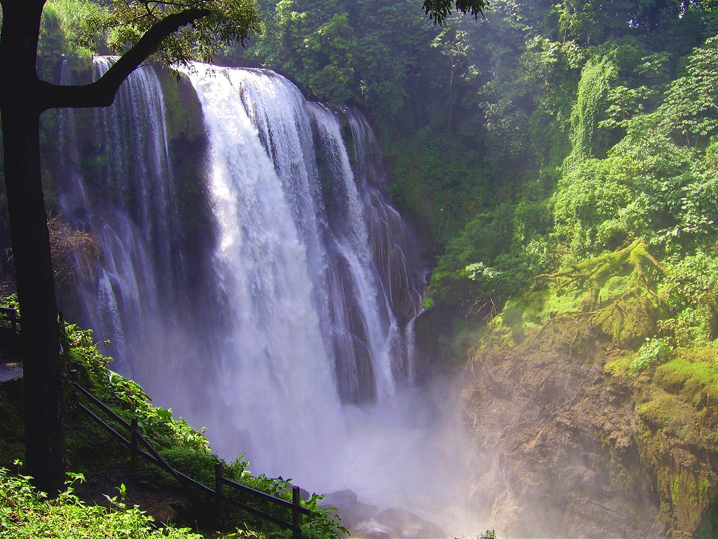 tourist attractions in the honduras