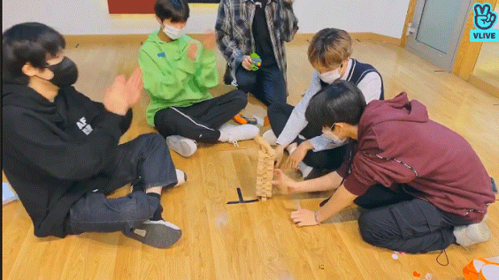 게임을 잘하진 못하지만 누구보다 진심인 DSP 연습생들ㅋㅋㅋ.gif | 인스티즈