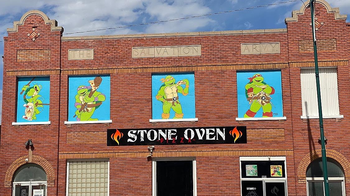 NickALive! TMNT Murals PopUp on Stone Oven Gourmet Pizza in Wichita