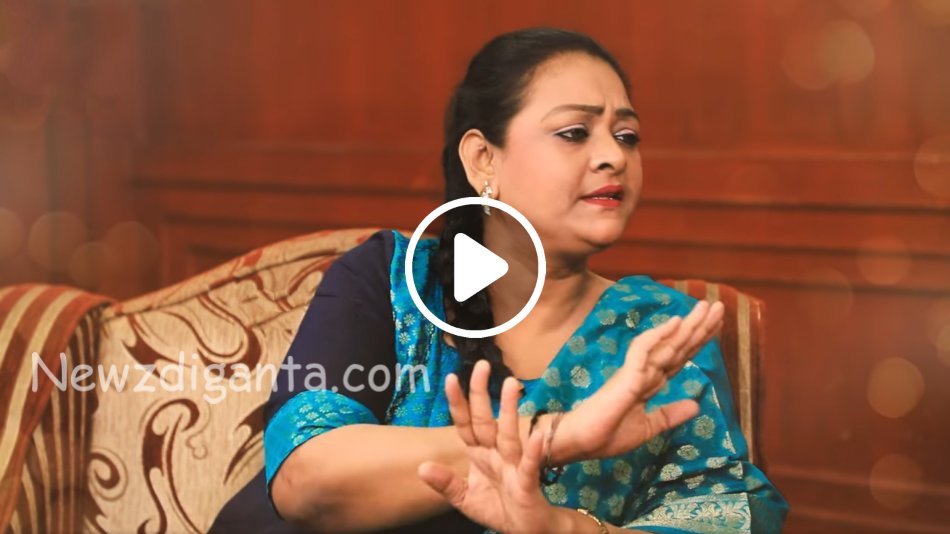 “உங்க அப்பா ஏன் என்ன தப்பா பாத்தாரு..? நடிகை ஷகிலா செம போடு போட்ட பேட்டி வீடியோ !! “உங்க அப்பா ஏன் என்ன தப்பா பாத்தாரு..? நடிகை ஷகிலா செம போடு போட்ட பேட்டி வீடியோ !!