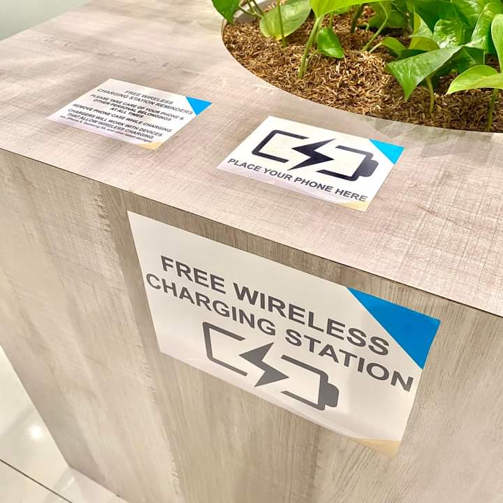 𝗙𝗥𝗘𝗘 𝗪𝗜𝗥𝗘𝗟𝗘𝗦𝗦 𝗖𝗛𝗔𝗥𝗚𝗜𝗡𝗚 𝗦𝗧𝗔𝗧𝗜𝗢𝗡 at SM Seaside Cebu Lowbat? No Problem