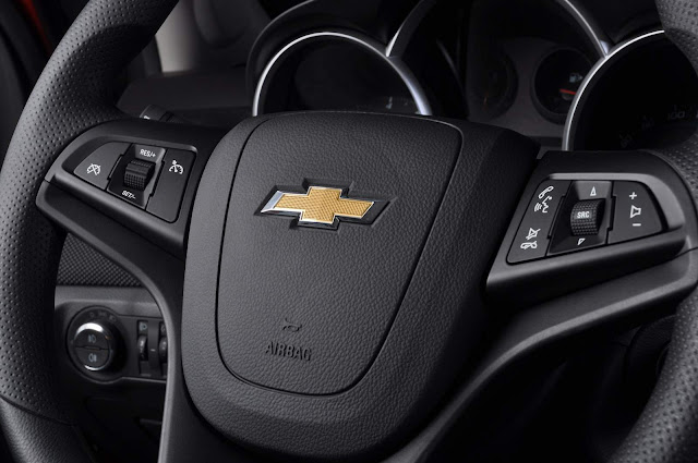 Chevrolet Cruze Sport LTZ Hatch - volante
