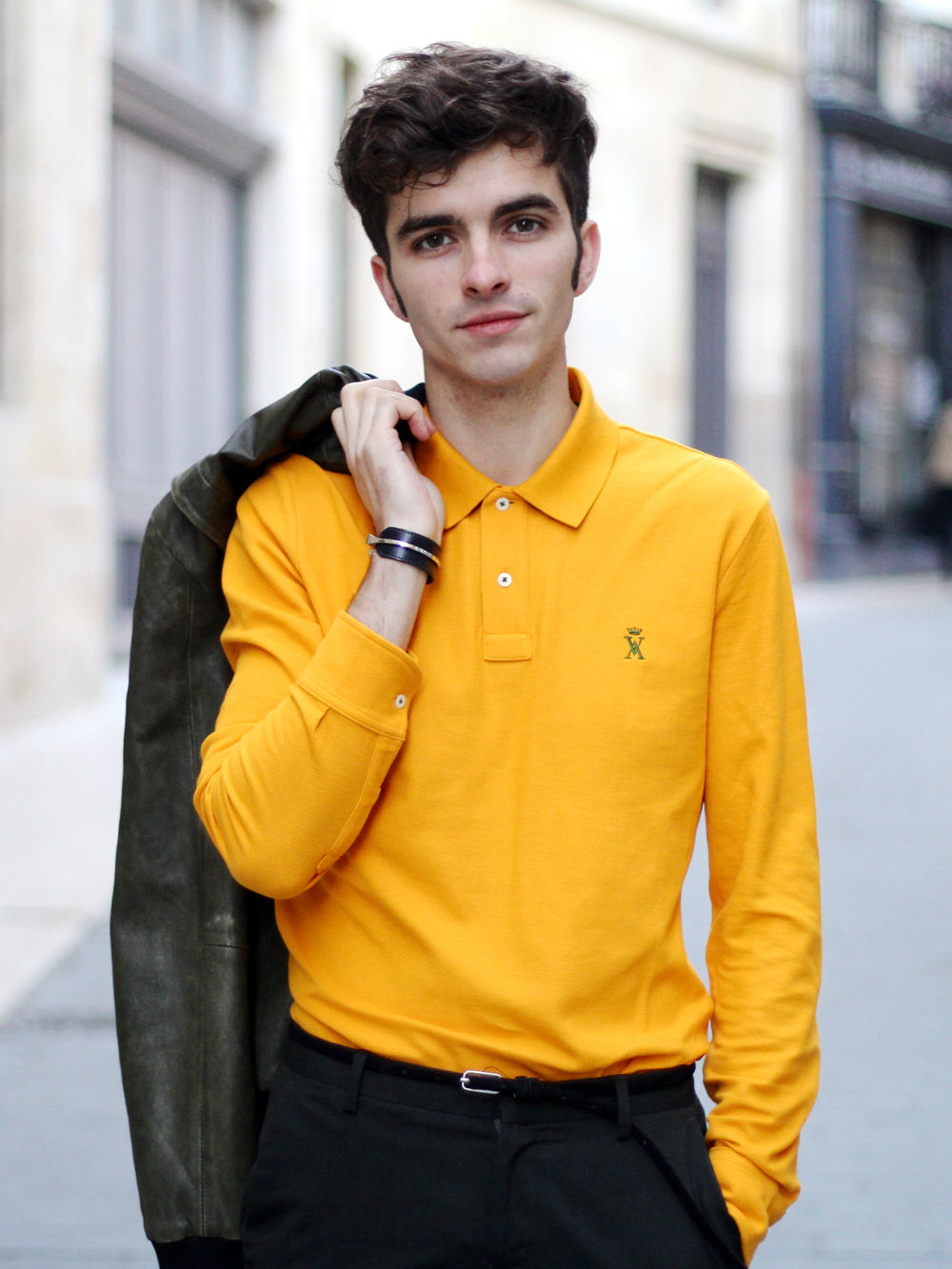 BLOG-MODE-HOMME-dandy-paris-bordeaux-polo-coloré-victomte-a-arthur-roange-jerssey-blouson-cuir-iro-khaki-vert-pantalon-skinny-pinces-hermes-bracelet-binome-style-tendance - 2