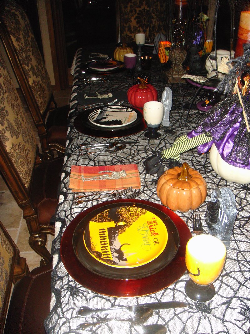 Spooky Halloween Dinner party | Life and Linda