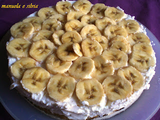 cheesecake leggera alle banane e fragoline