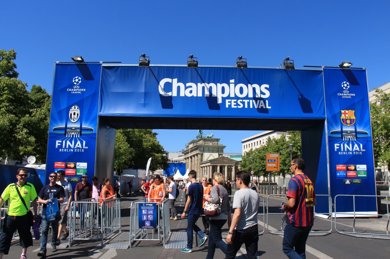 タケオトラベラー Takeo Traveler ベルリンでのサッカー欧州チャンピオンズリーグ決勝戦開催記念イベントに行ってきた