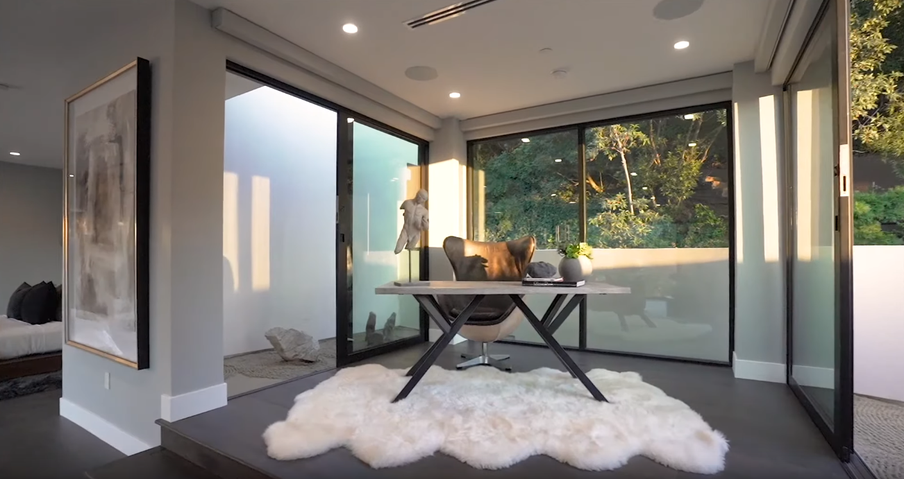 41 Photos vs. Modern Architectural Marvel in Beverly Hills, California | Sotheby's International Realty - Luxury Home & Interior Design Tour 41 Photos vs. Modern Architectural Marvel in Beverly Hills, California | Sotheby's International Realty - Luxury Home & Interior Design Tour