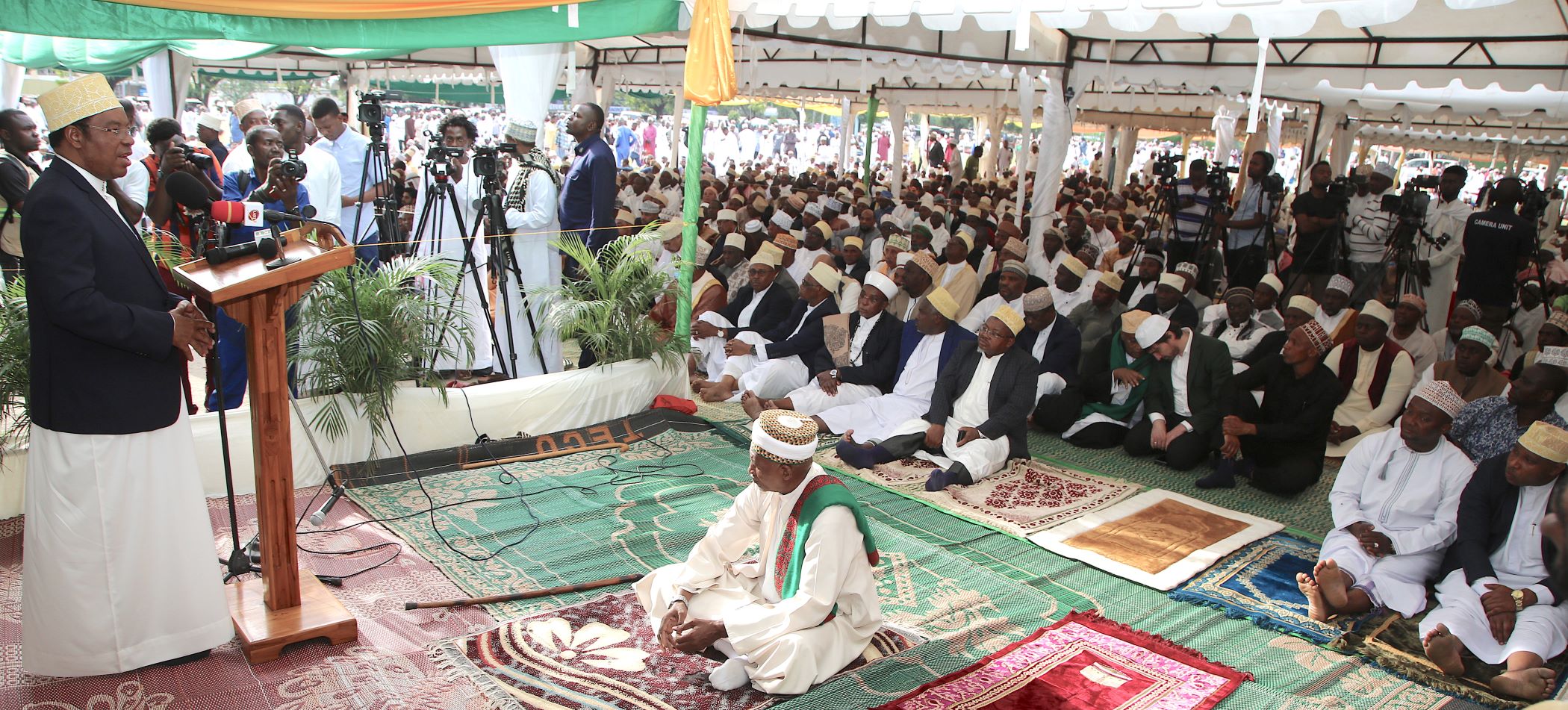 WAZIRI MKUU KASSIM MAJALIWA AONGOZA SWALA YA EID AL-FITR KITAIFA