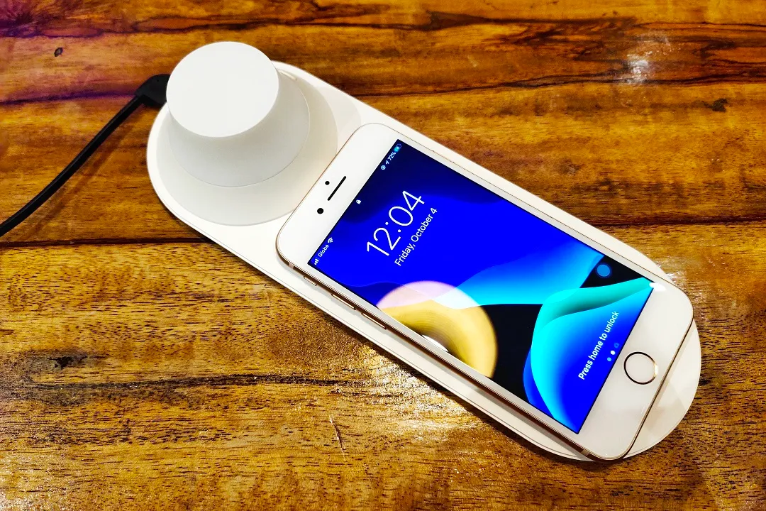 Yeelight 2-in-1 Wireless Charger Night Light