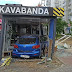 У Дарницькому районі Mazda влетіла в кав’ярню на зупинці громадського транспорту: є постраждалі