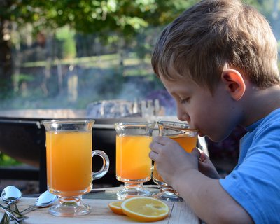 Mulled Apple Cider ♥ KitchenParade.com, how to mull apple cider with fruit and spices, turning everyday supermarket-variety apple cider into something special and irresistible.