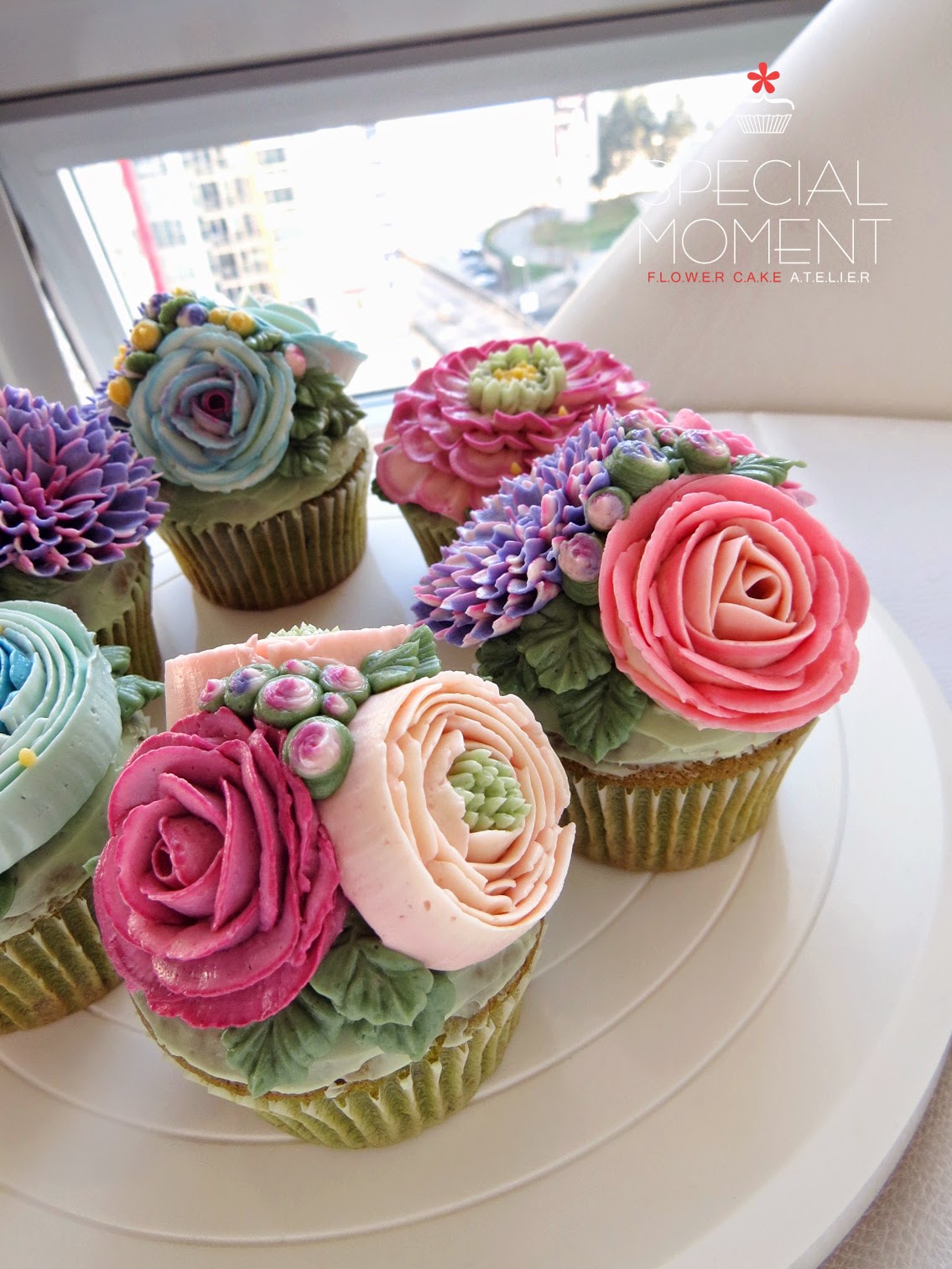 Special Moment Greentea Chocolate Buttercream Flower Cupcakes for