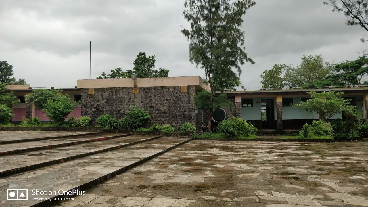 Jawahar Navodaya Vidyalaya (JNV) Raigad, School building central space