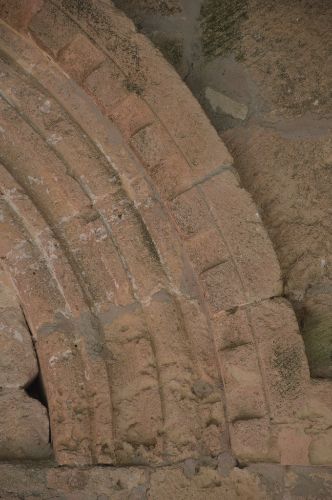 Romaanse kunst en architectuur Eglise SaintPierre te Jouaignes (Aisne 02)