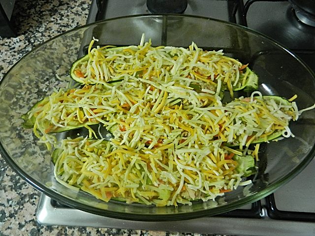 Calabacines rellenos de atún