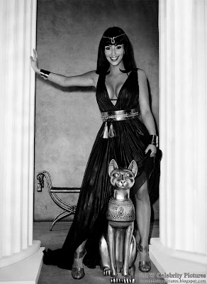 Kim Kardashian - modern sexy Kleopatra photo 1