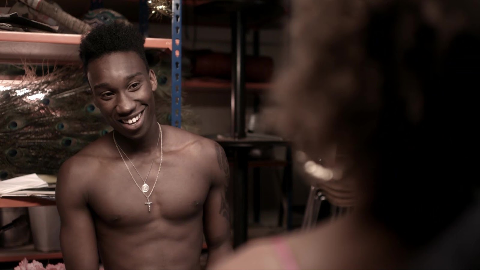 Nathan Stewart-Jarrett shirtless in Misfits 1-05 "Episode #1.5" .