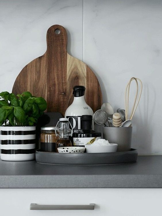 Kitchen Counter Top Styling Using Chopping Boards / Home Decor & Weddings