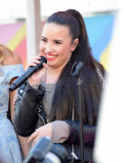 Demi Lovato llega hasta el evento de inauguración de los Topshop Topman LA . (demi lovato topshop)
