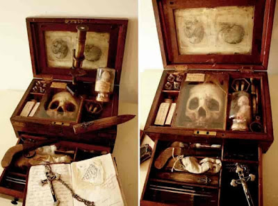 Παράξενα πλάσματα βρέθηκαν σε αρχοντικό στο Λονδίνο [φωτό]  