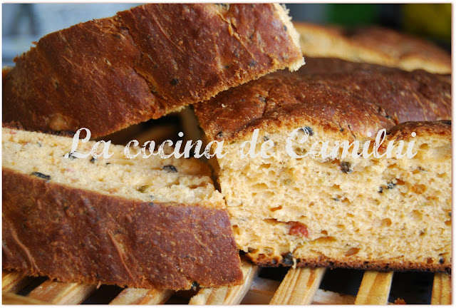 Pan fougasse de aceitunas y chorizo (La cocina de Camilni) Pan fougasse de aceitunas y chorizo (La cocina de Camilni)