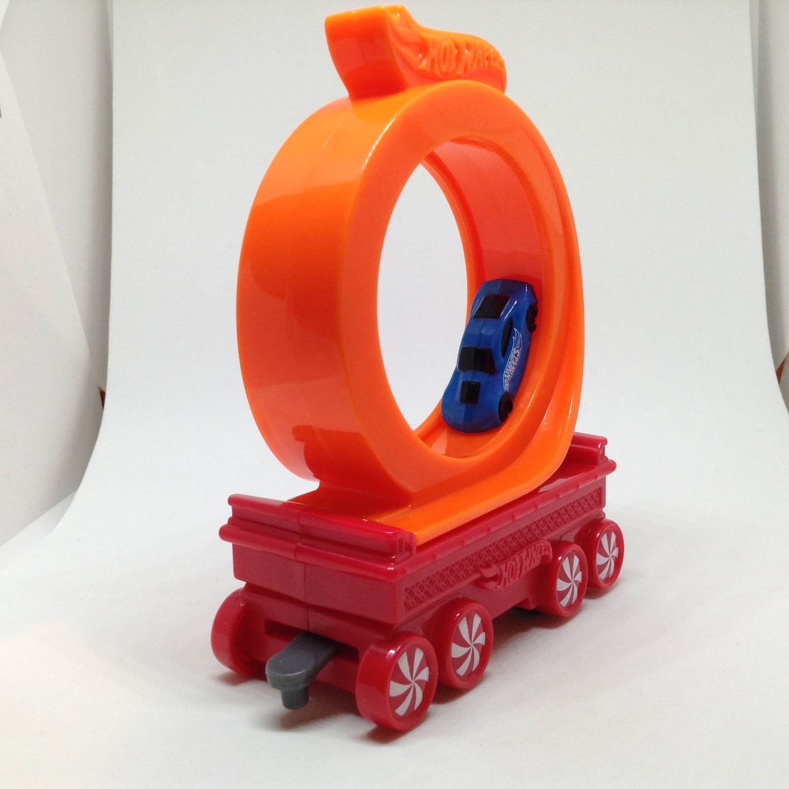 JULIAN'S HOT WHEELS BLOG Holiday Express Hot Wheels Train Car (2017