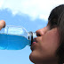 É possível emagrecer bebendo água?