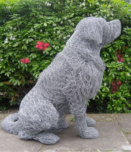 13-New-Foundland-Dog-Barry-Sykes-Sculptures-of-Animals-in-Wire-www-designstack-co