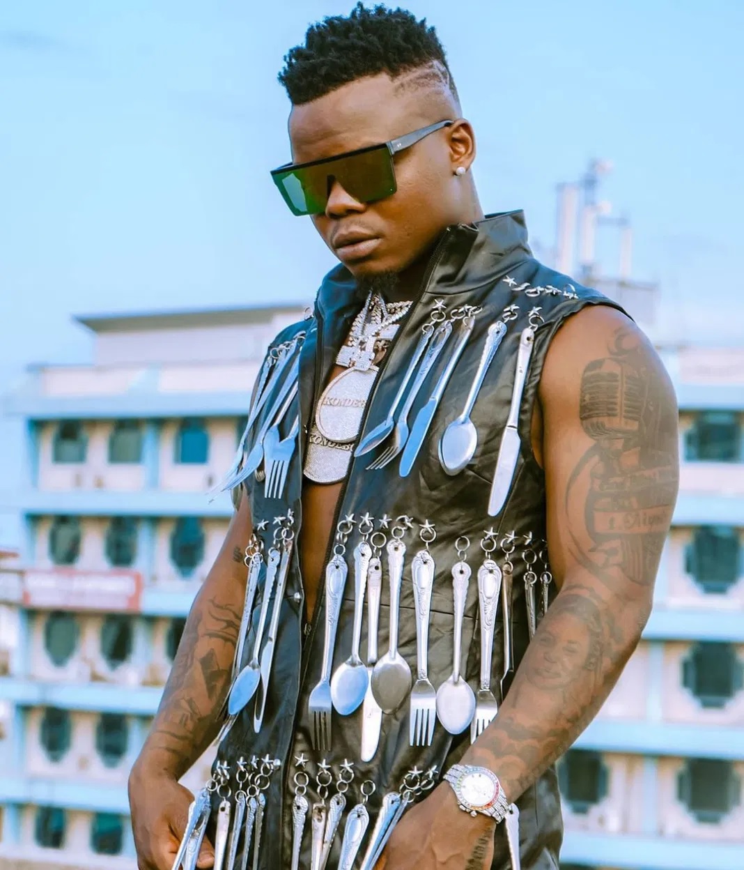 HARMONIZE’s latest fashion style leaves fans doubting his mental status ...