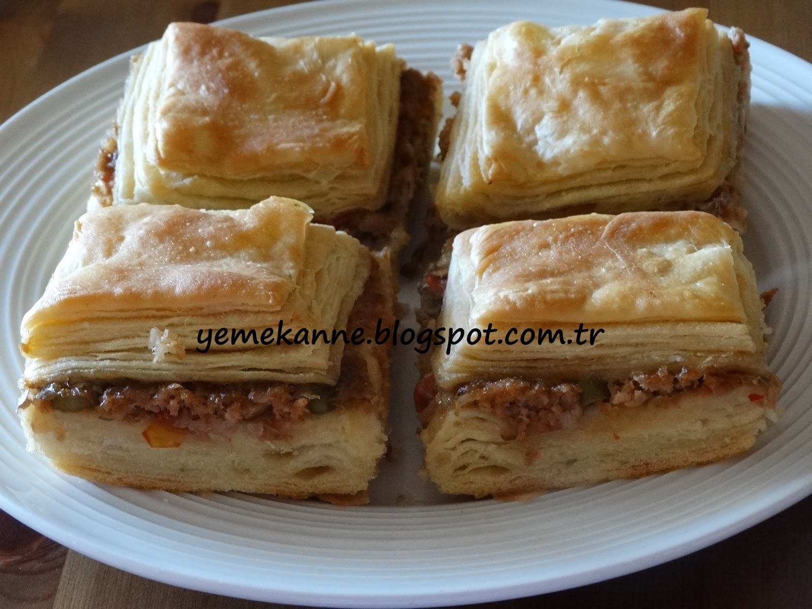 YEMEK ANNE KIYMALI MAYALI KATMER BÖREK
