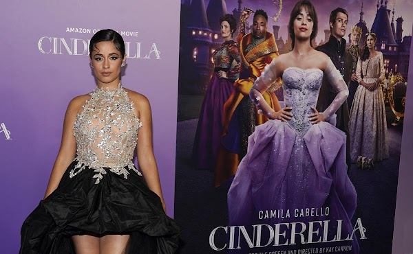Camila Cabello con impactante vestido en el estreno de Cenicienta en Los Ángeles 