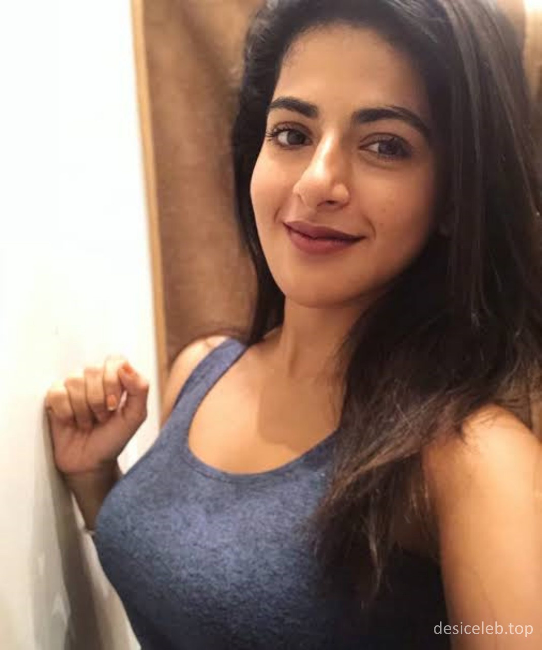 Tamil Actress Iswarya Menon Big Boobs Pics collections, Iswarya Menon big melons, Iswarya Menon boobs, Iswarya Menon cleavage