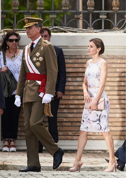 Queen Letizia attend a Military Event, Letizia wore Hugo Boss Floral Dress, Felipe Varela Clutc bag, Tous Jewelers, Magrit shoes