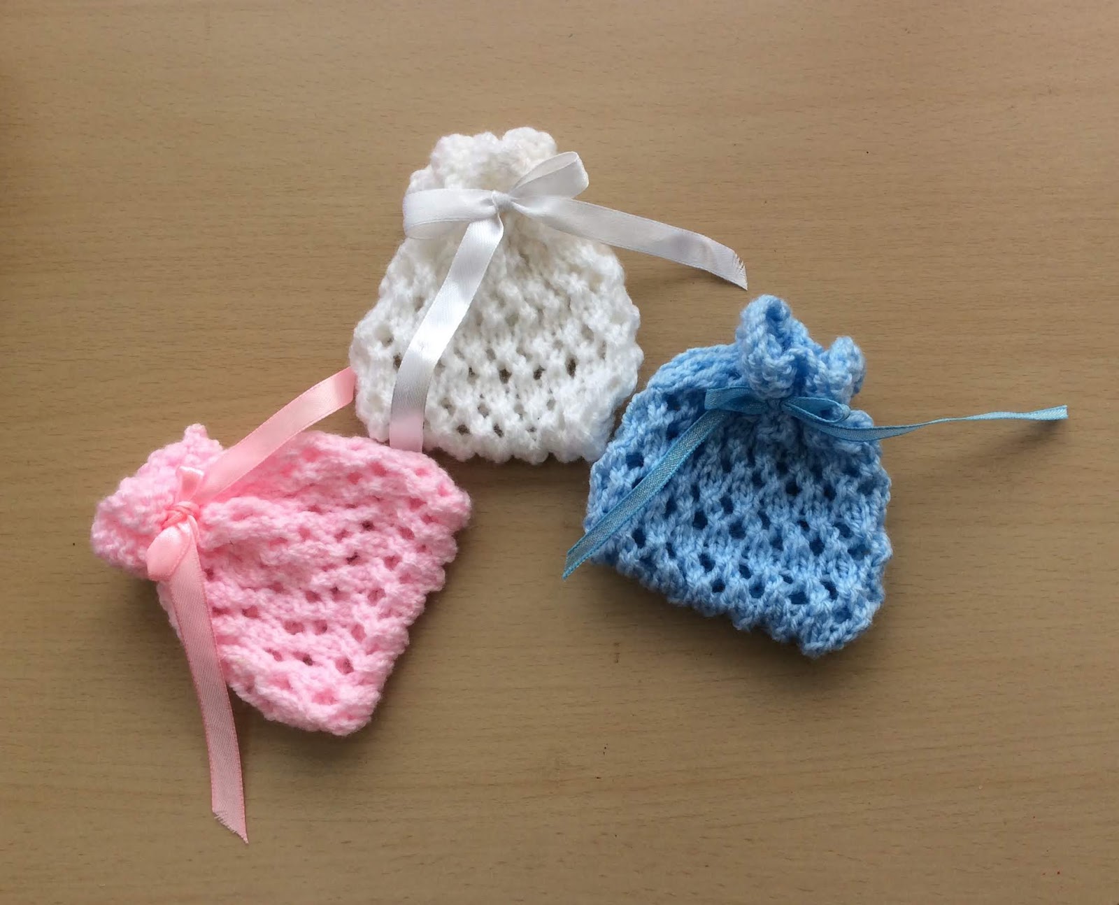 Taffy Lass Knits: Baby Shower Favour Bag