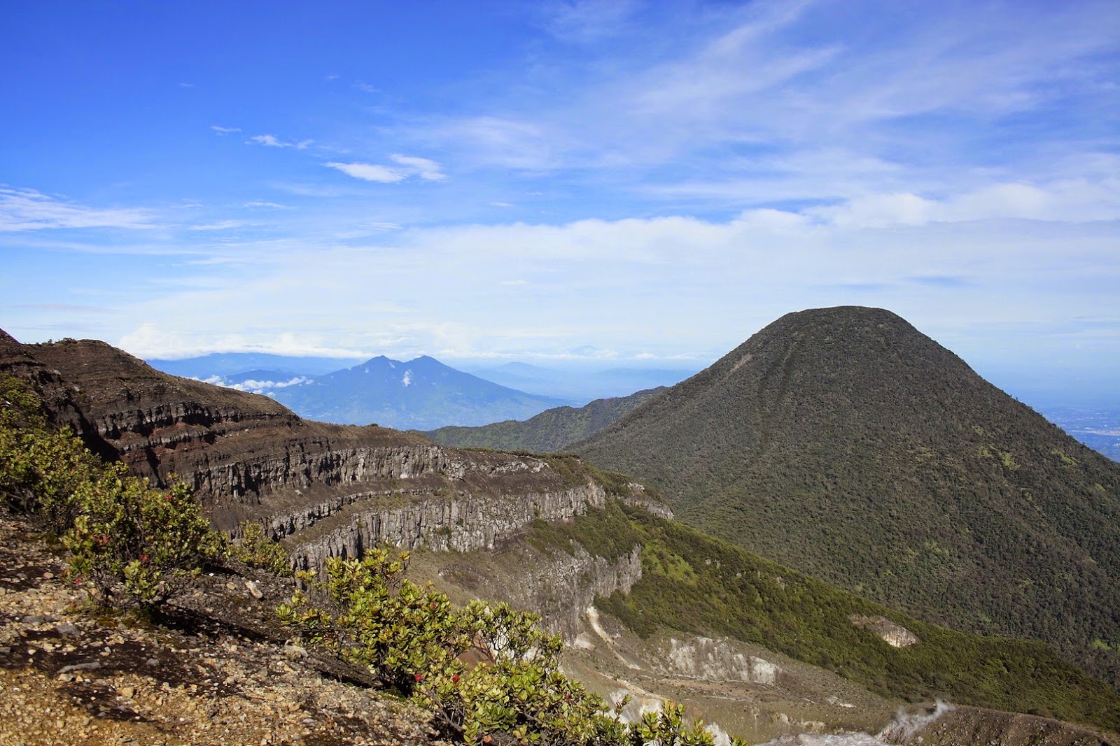 столица западная ява бундунг. Bandung индонезия. провинция западная ява. Bandung indonesia hd. остров ява индонезия.