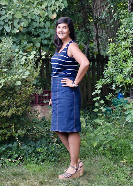 Handmade Wardrobe // Itch to Stitch Lago Tank sewing pattern review by the Itinerant Seamstress.
